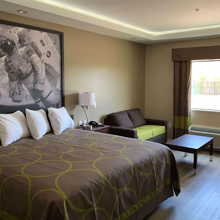 Super 8 By Wyndham Kingwood Houston North Hotell Porter Exteriör bild