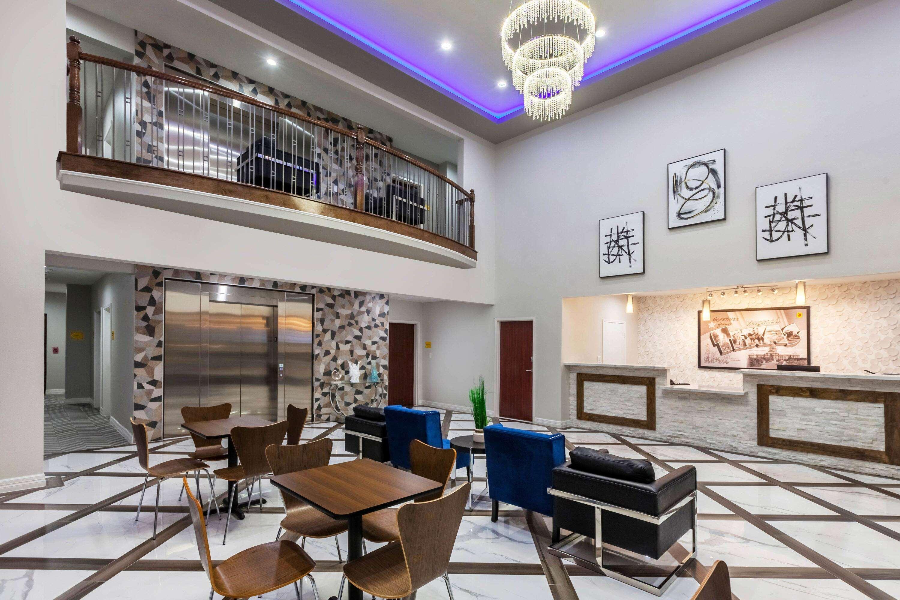 Super 8 By Wyndham Kingwood Houston North Hotell Porter Exteriör bild