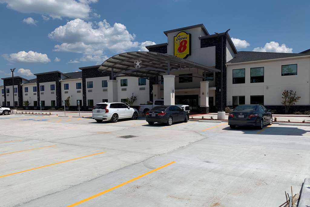 Super 8 By Wyndham Kingwood Houston North Hotell Porter Exteriör bild